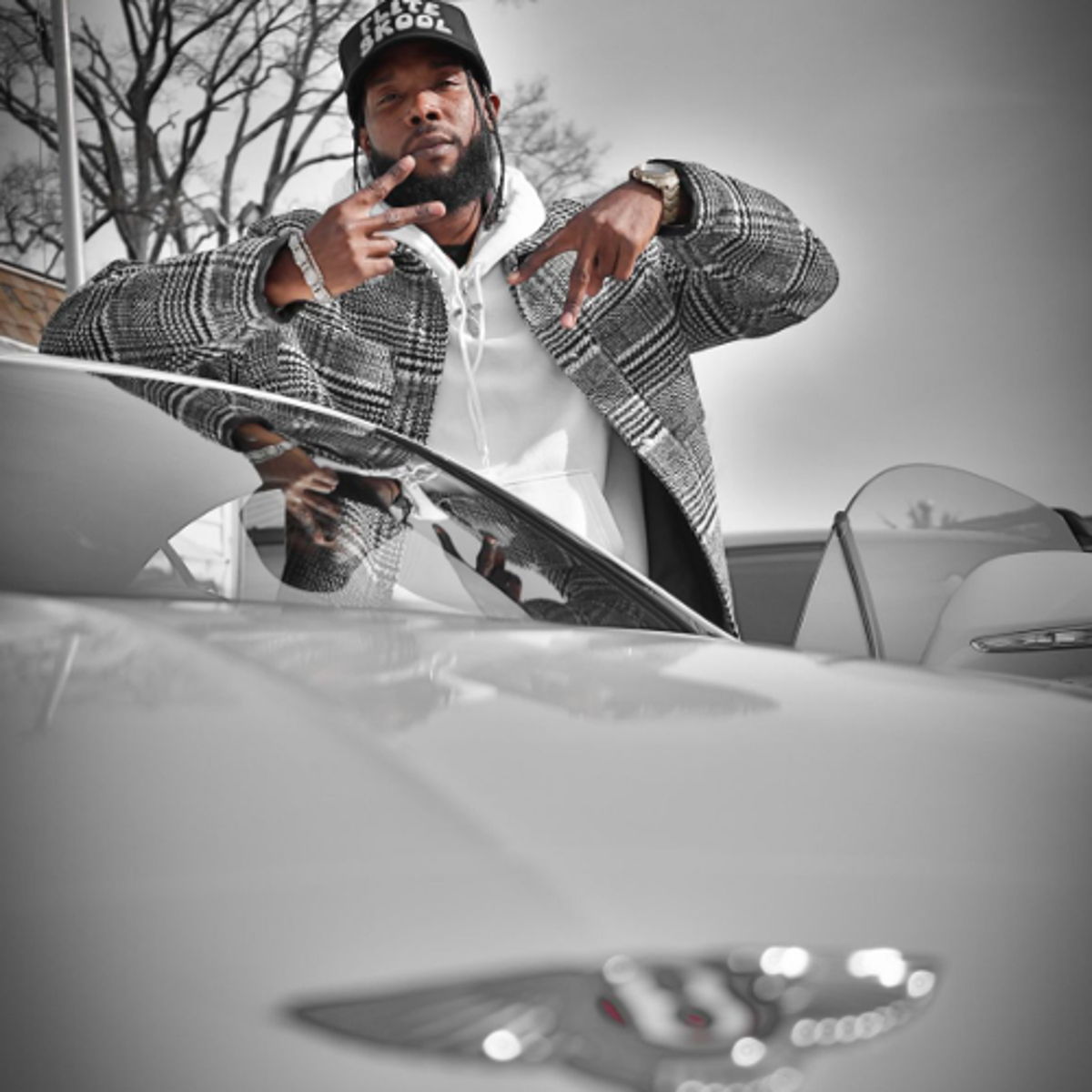 Hustle (feat. NOAH-O)